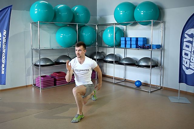 Photo of Scissors Jump exercise