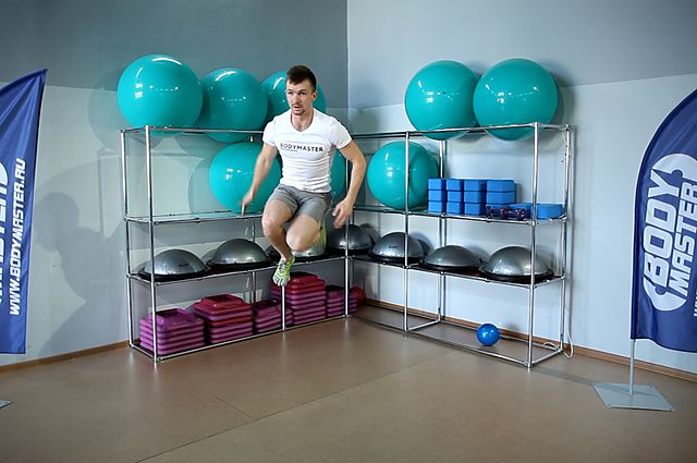 Photo of Single Leg Butt Kick exercise