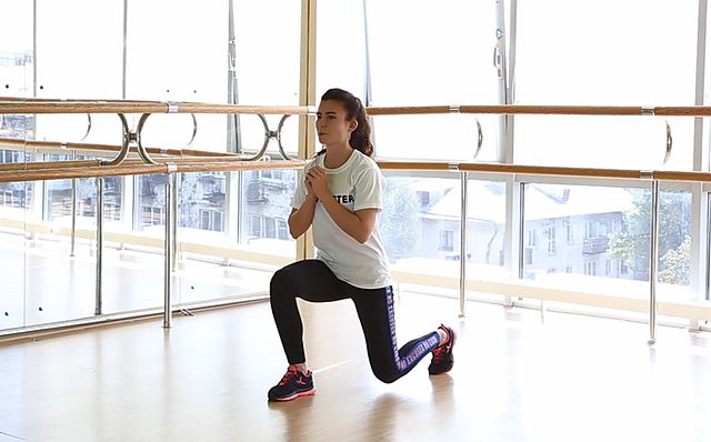 Photo of 3D Lunge exercise