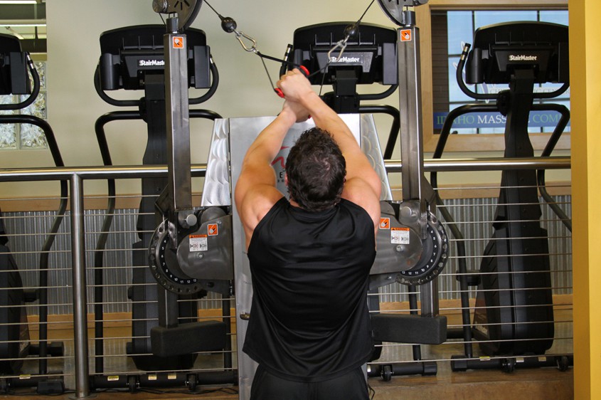 Exercise Full Range-Of-Motion Lat Pulldown