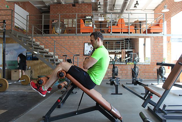 Photo of Decline Crunch exercise