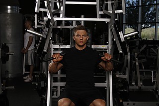 Leverage Incline Chest Press