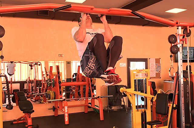 Photo of Gorilla Chin/Crunch exercise