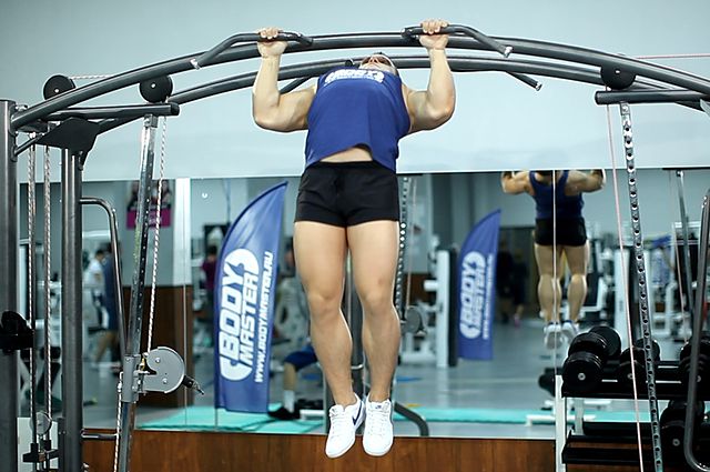 Photo of Rocky Pull-Ups/Pulldowns exercise