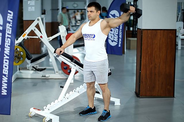 Photo of One-Arm Side Laterals exercise