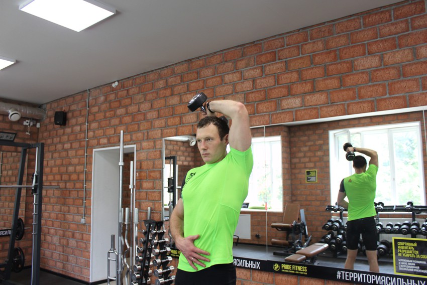 Exercise Dumbbell One-Arm Triceps Extension