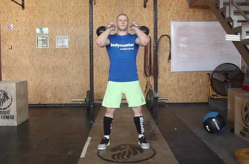 Exercise Front Squats With Two Kettlebells