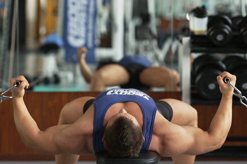 Exercise Flat Bench Cable Flyes