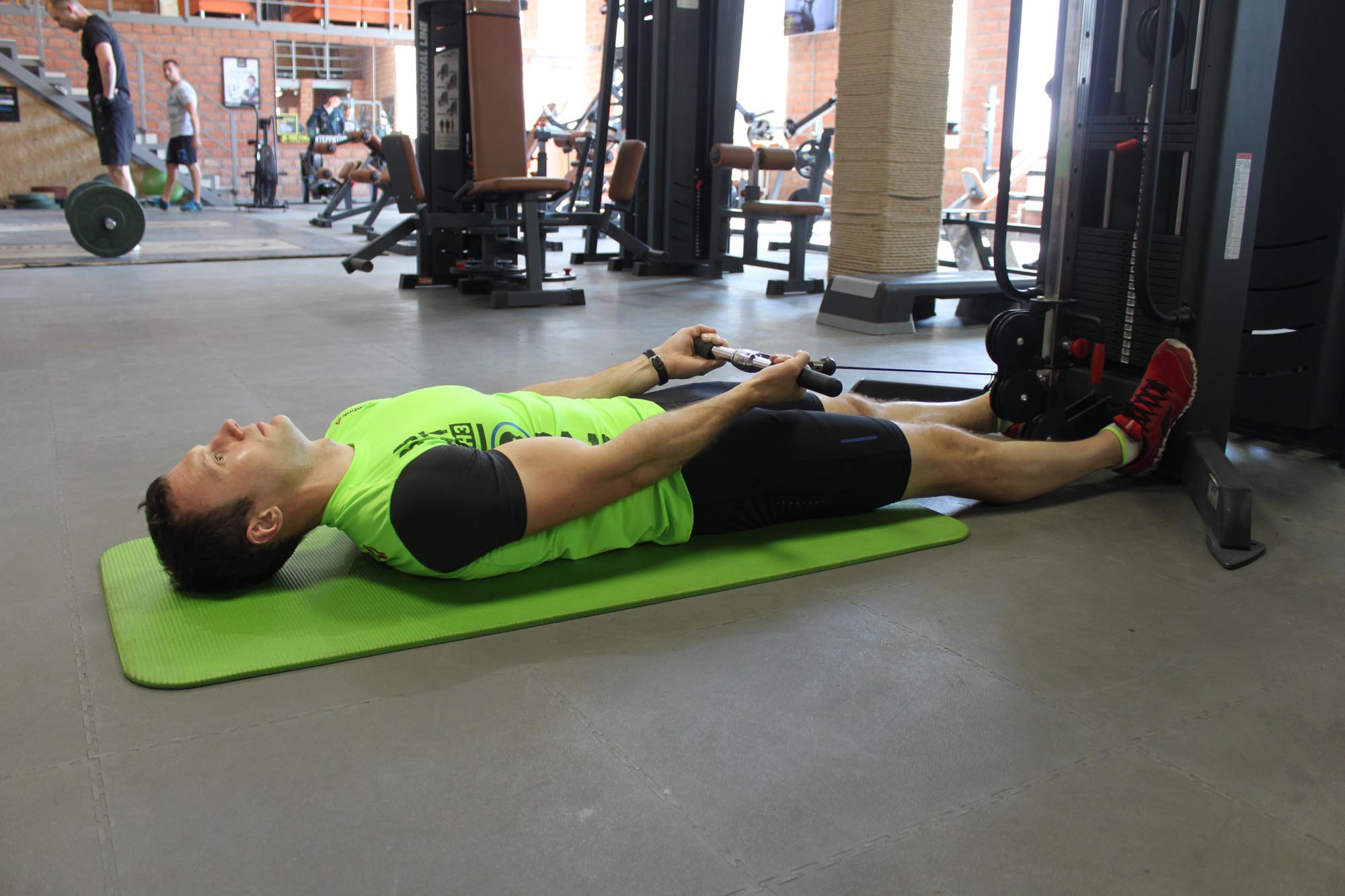 Exercise Lying Cable Curl