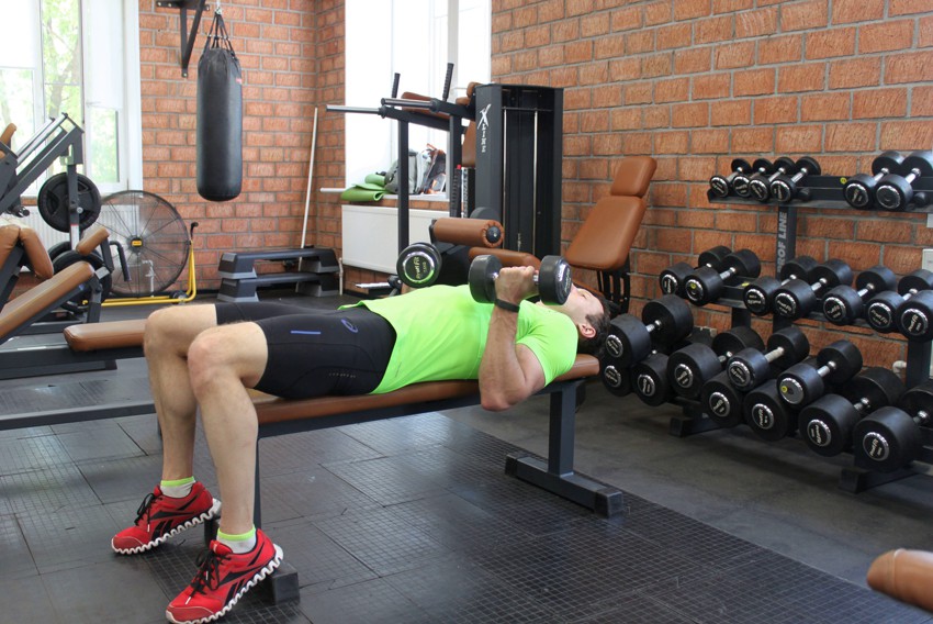 Exercise Lying Supine Dumbbell Curl