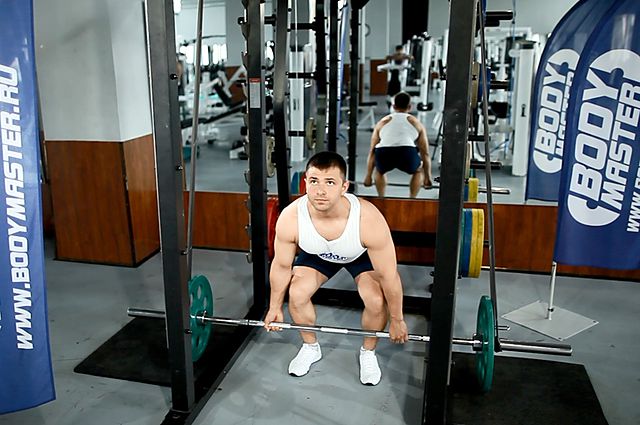 Photo of Reverse Band Deadlift exercise