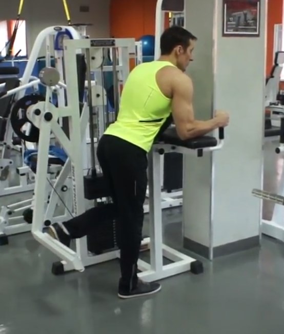 Exercise Отведение ноги назад в тренажере