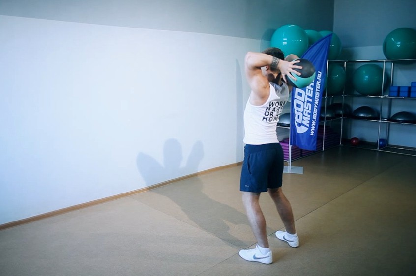 Exercise Catch and Overhead Throw