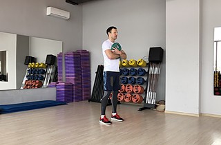 Kettlebell Curtsy Lunge
