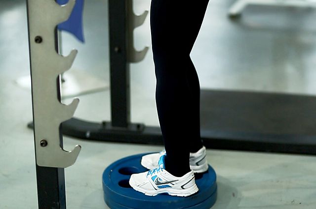 Photo of Elevated Back Lunge exercise