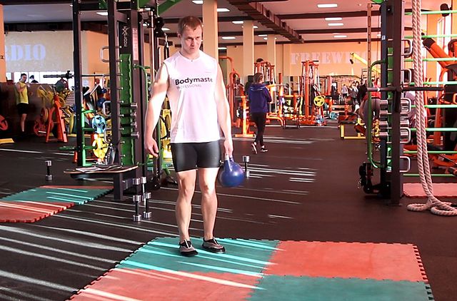 Photo of Lunge Pass Through exercise