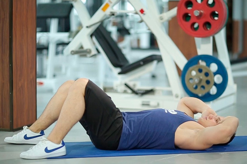 Exercise Cross-Body Crunch