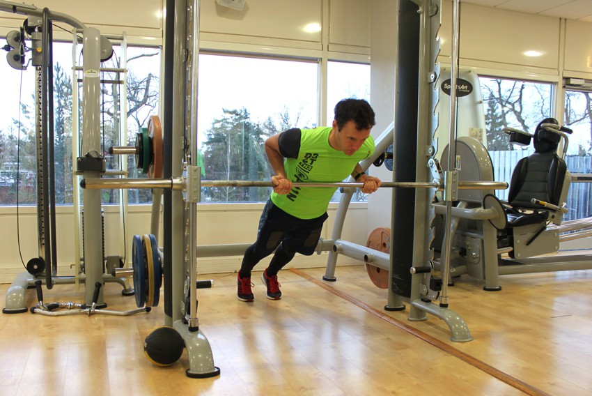 Exercise Incline Push-Up Reverse Grip