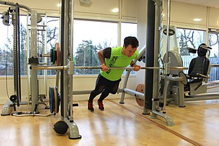 Incline Push-Up Reverse Grip