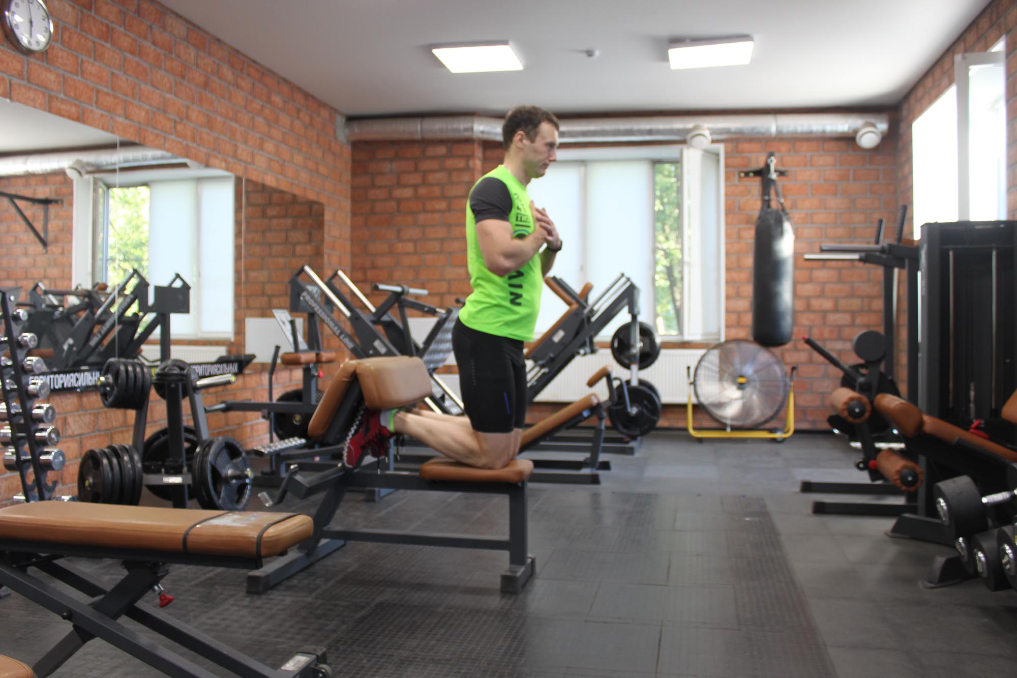Exercise Natural Glute Ham Raise